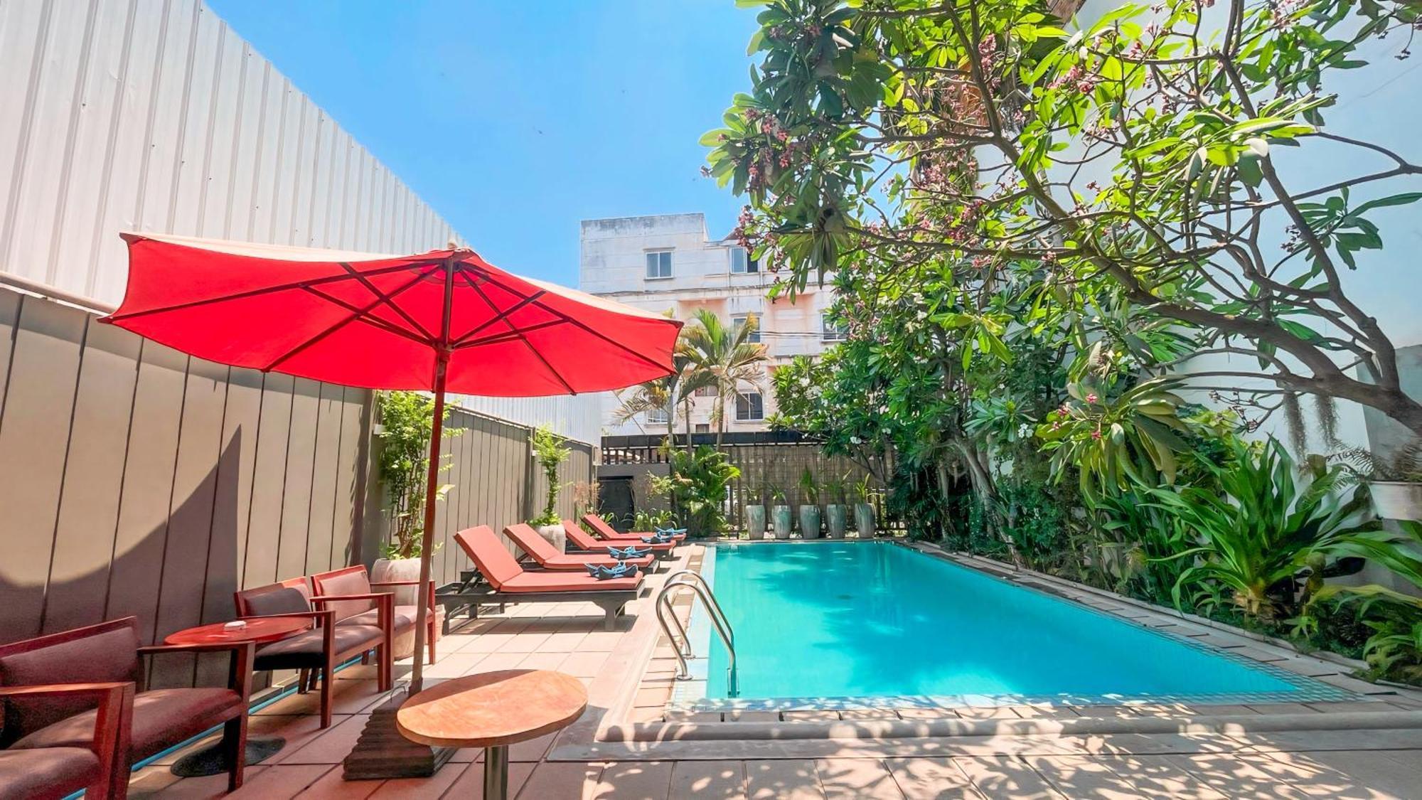 Dusit Khách sạn
