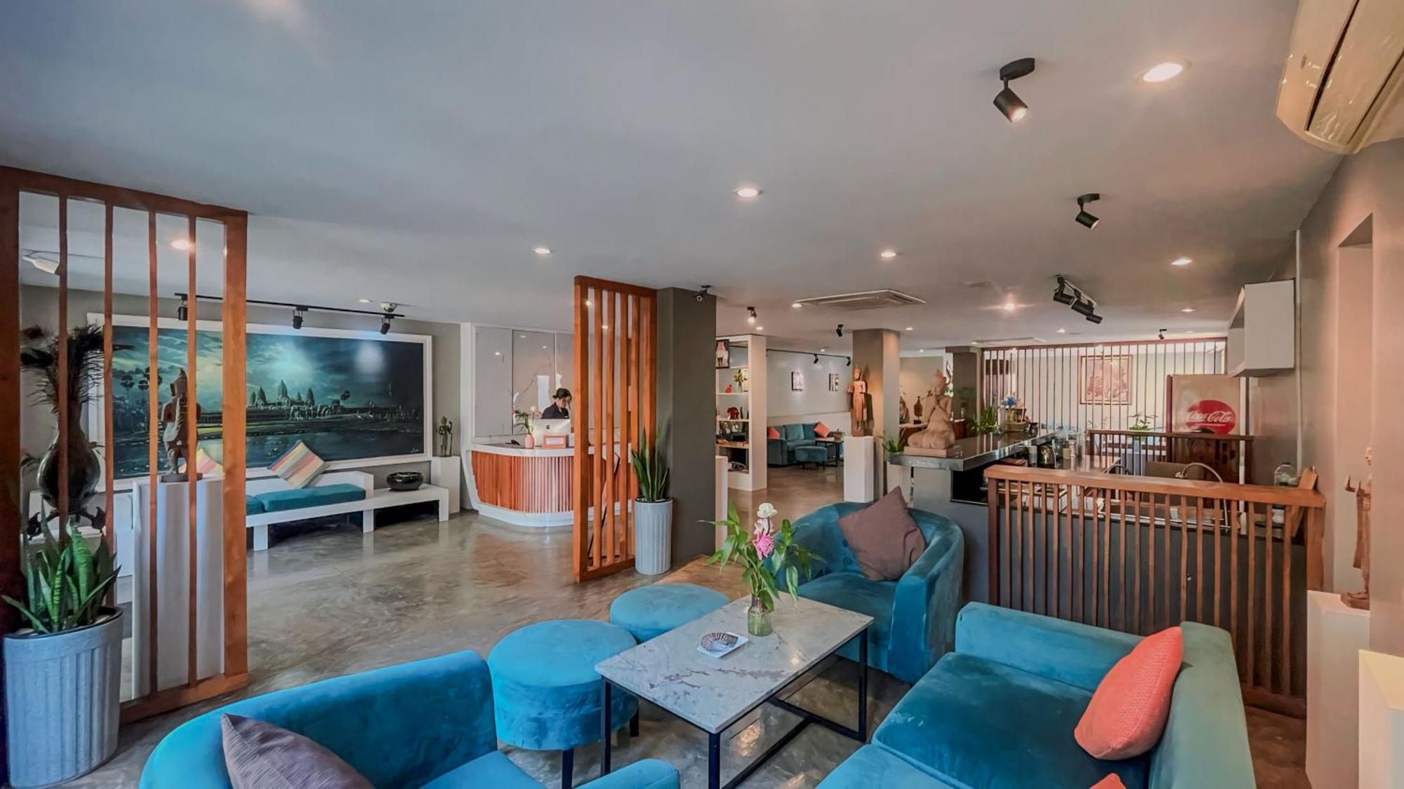 Dusit Khách sạn 4*
