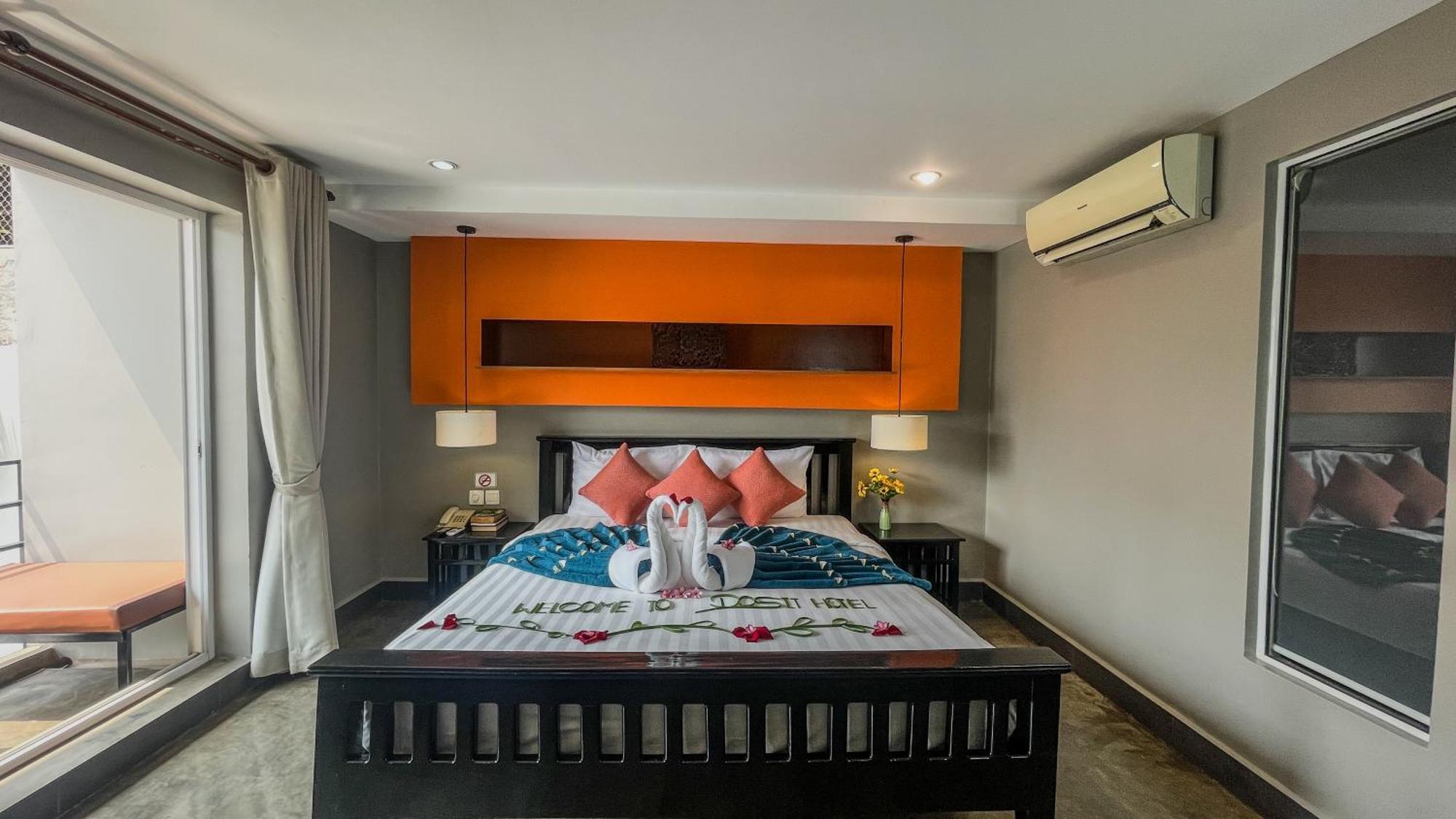 Dusit Khách sạn 4*